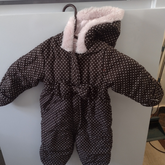 Baby Girls First Impression warm onesy coat size 12 months (22-25 lbs). - Picture 2 of 9